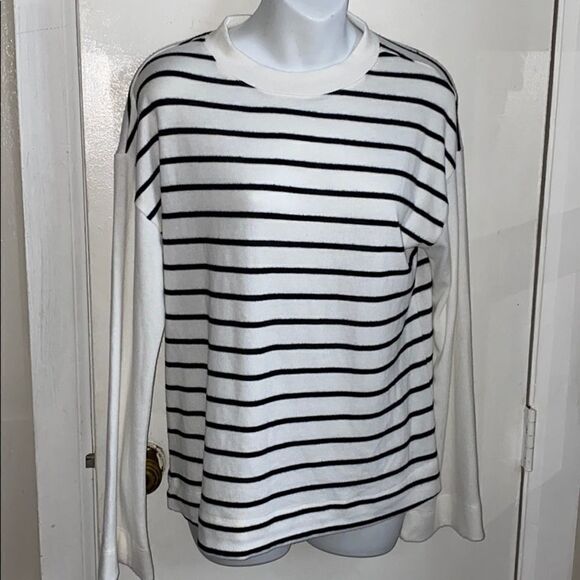 SOCIALITE Hacci Knit Slouchy Wide Sleeve Sweater-M - Picture 2 of 5